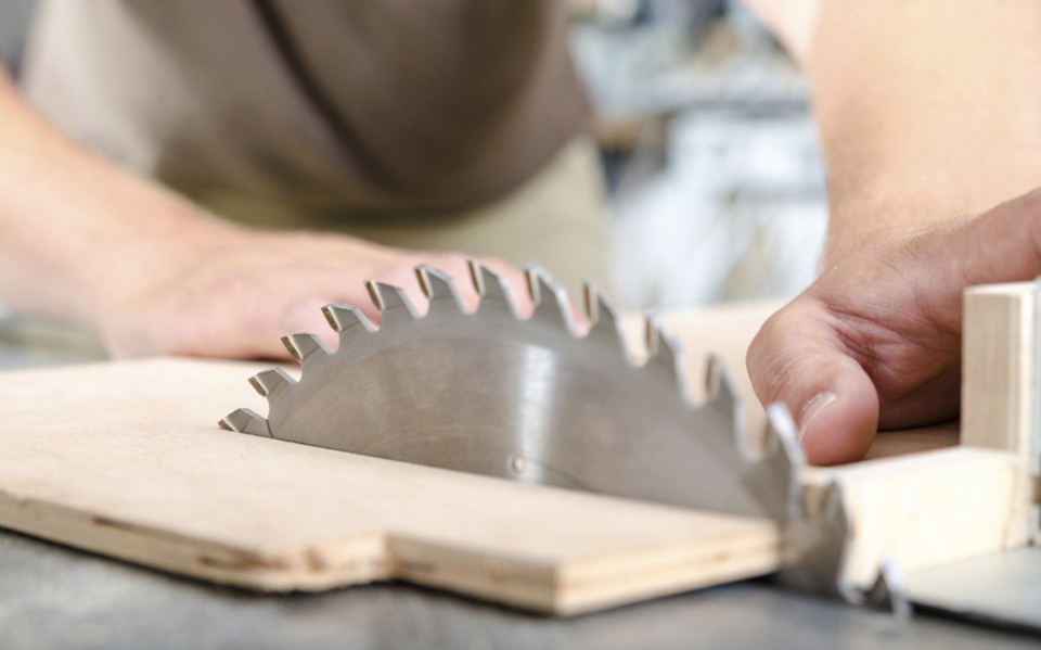 Lackierung & Holzbehandlung « Schreinerei Pusch